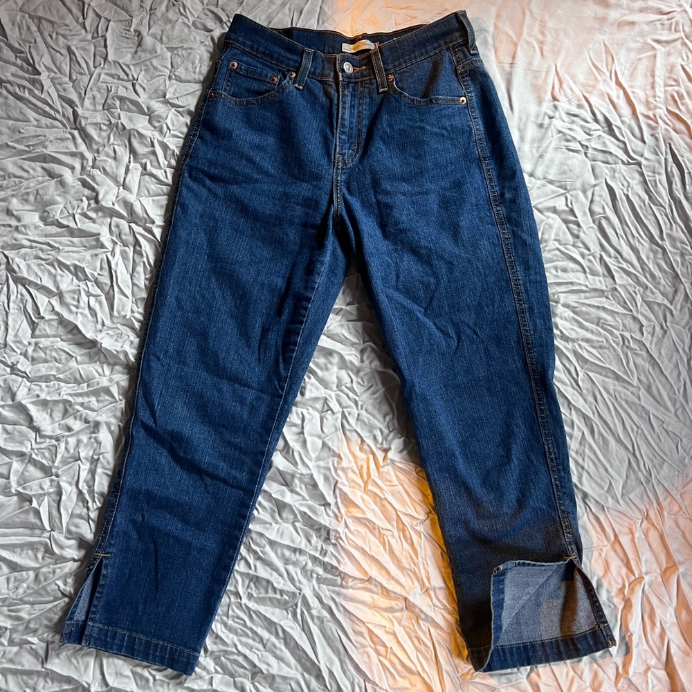 “Levi” Capri Jeans